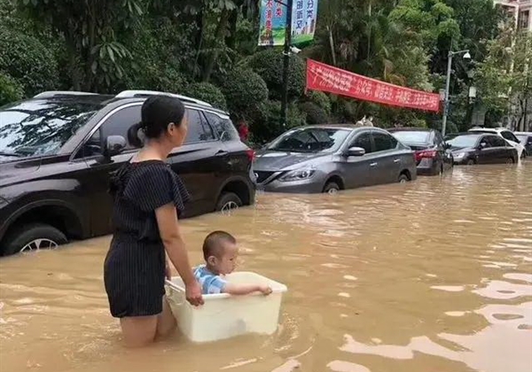 大禹们！该治水啦！2020洪水来袭！24个省被淹